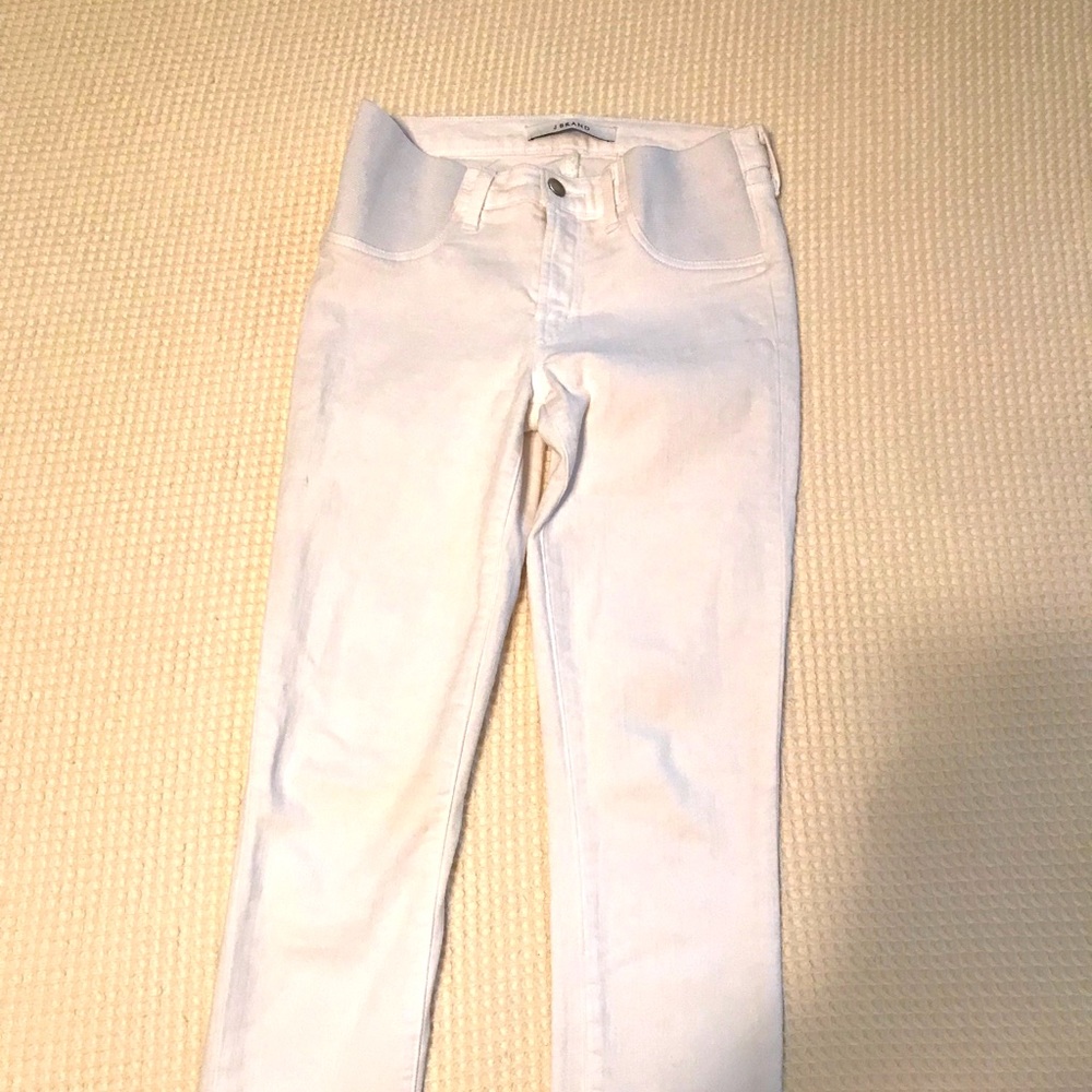 Maternity j brand mama j white denim. Worn only a few times. Good condition.